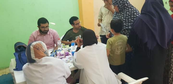 فى إطار مبادرة " احنا معاك ":  جامعة بنها تنظم قافلة طبية بقرية كفر عابد مركز طوخ 