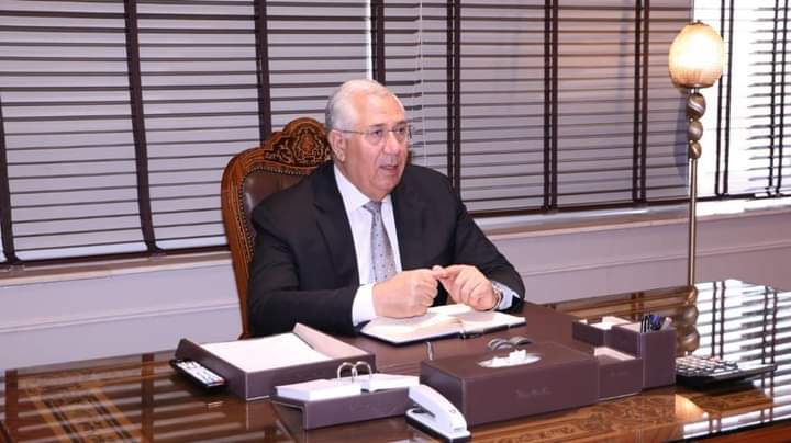 لمواجهة الحرارة الشديدة وتيسير الري على المزارعين :  وزير الزراعة يوجه بمتابعة تطوير وتطهير المراوي والمساقى التابعة للوزارة 