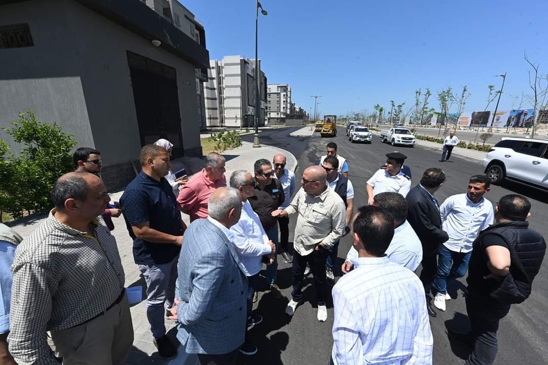 وزير الإسكان يختتم جولته بمدينة المنصورة الجديدة بمتابعة سير العمل بالمشروعات السكنية بالمدينة