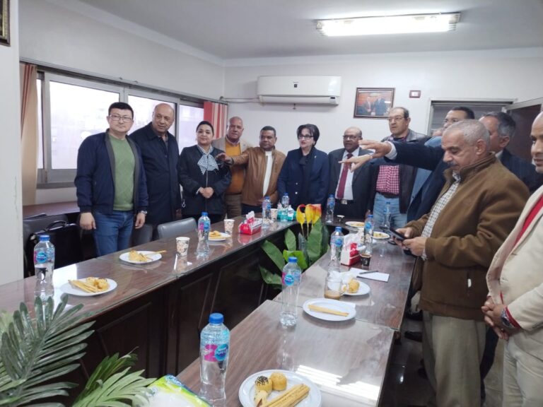 وفد نقابي أوزباكستاني يزور مصر،ويؤكد على أهمية تعميق التعاون التكنولوجي في مجالات الصناعات الكيماوية والدوائية