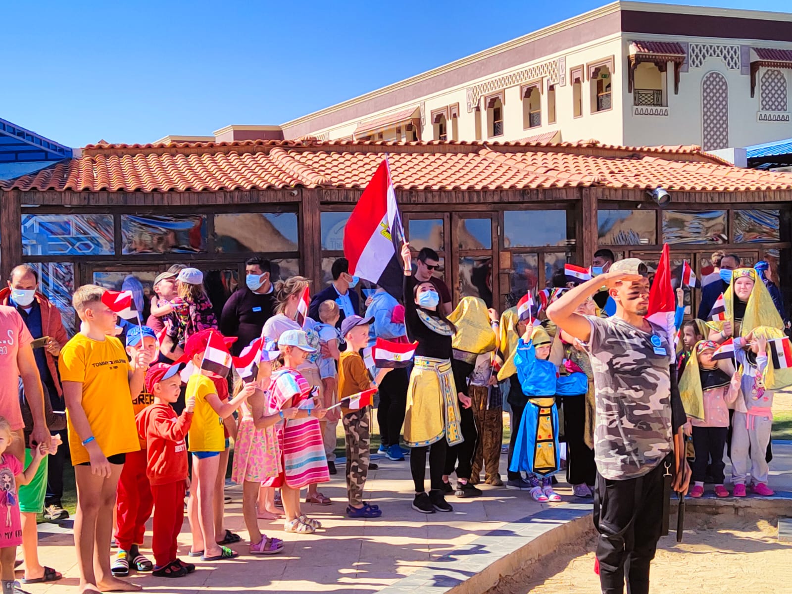 «القنصلية الروسية» تحذر السائحين من حيازة الذخيرة الفارغة بحقائبه