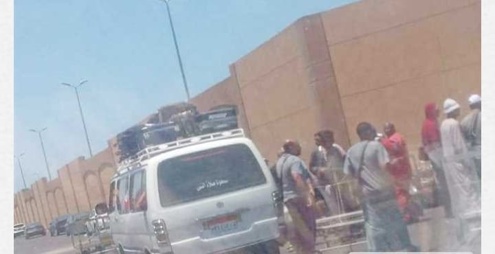 سوء التنظيم وعدم تحديد مواعيد مغادرة العبارات سبب وزيادة عمالة موسم الحج.. تسبب ظاهرة التكدس أمام ميناء سفاجا