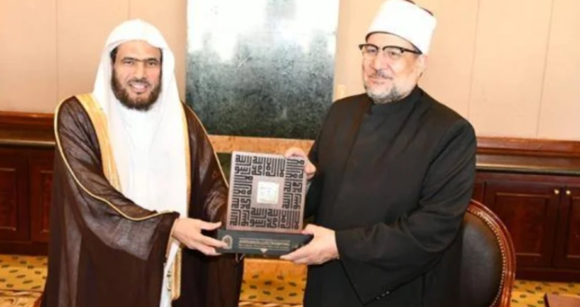 وزير الأوقاف المصري يستقبل إمام وخطيب المسجد النبوي