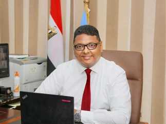 نجاح عملية تركيب عين صناعية متحركة بتقنية 4kالشاب 20عام بمستشفى الغردقة العام