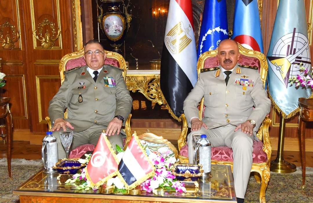 المتحدث العسكرى : الفريق / أحمد خليفة رئيس أركان حرب القوات المسلحة يلتقى رئيس أركان جيش البر بالجمهورية التونسية