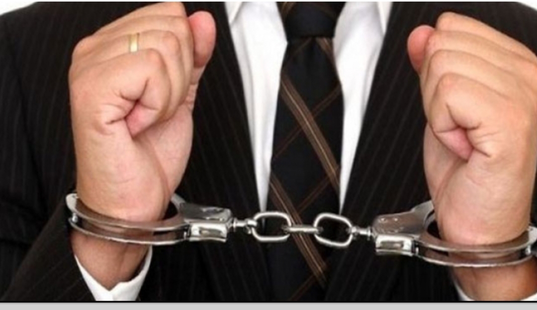 التحقيق مع رجل أعمال متورط في عدة قضايا