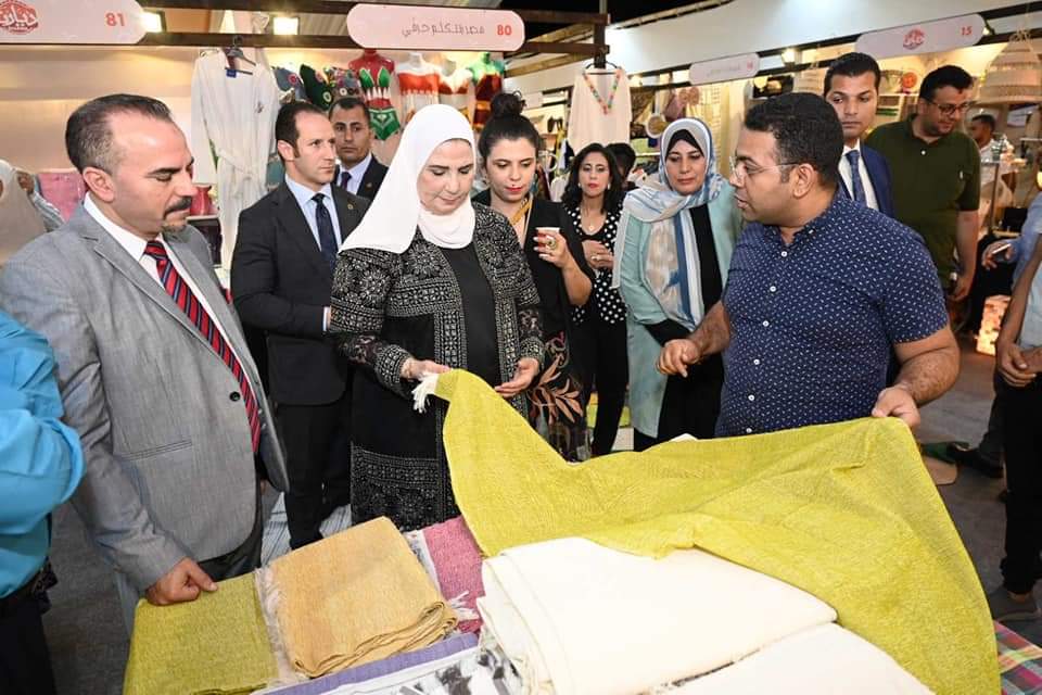 بالصور..القباج تفتتح معرض "ديارنا" للحرف اليدوية والتراثية بمارينا ٥ بالساحل الشمالي تحت شعار "مصر بتتكلم حرفي"