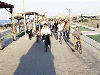 بالصور: رأس غارب تنظم ماراثون سباق دراجات احتفالا باليوم العالمى للبيئة