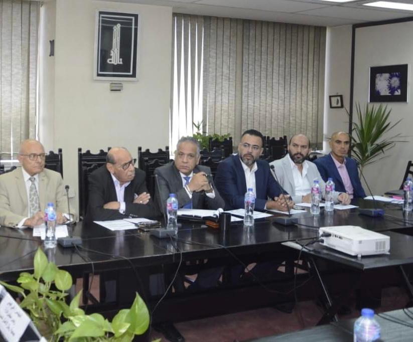 رئيس جمعية رجال الاعمال المصريين الافارقةيشارك بندوة مصغرة عن" البريكس "