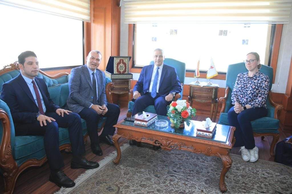 محافظ سوهاج يستقبل وفد بعثة البنك الدولي 