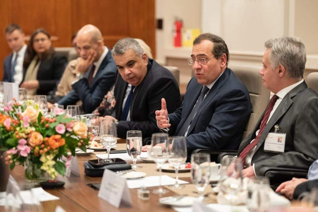 وزير البترول والثروة المعدنية يعقد عددا من اللقاءات في العاصمة الامريكية