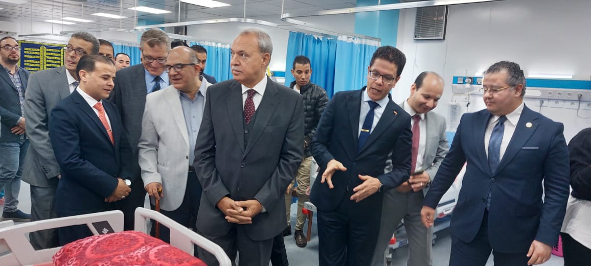 محافظ القليوبية ورئيس جامعة بنها يفتتحان تطوير وحدة قسطرة القلب والشرايين التاجية بالمستشفي الجامعي 