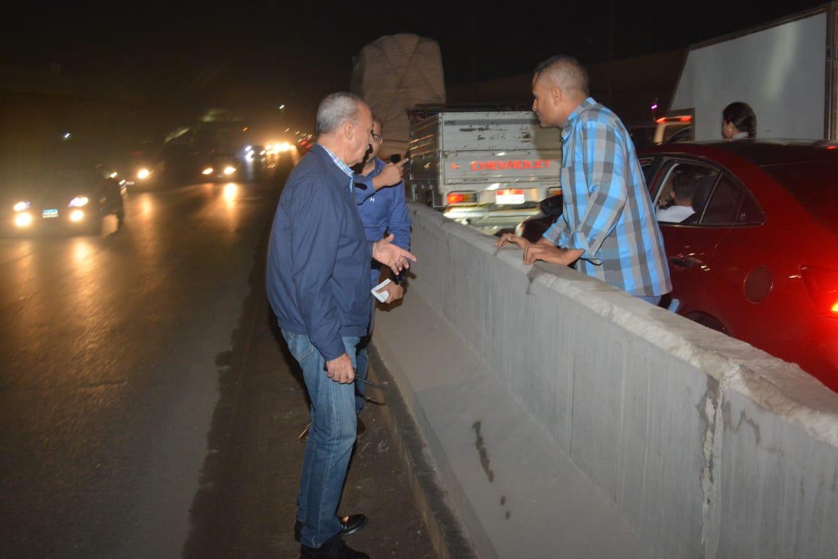 محافظ القليوبية يتابع أعمال تصريف مياه الأمطار بالطرق الرئيسيه بإحياء غرب وشرق شبرا الخيمة ومدينه الخصوص