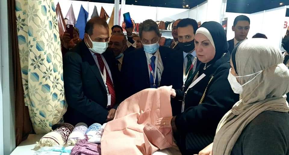 جامع  تتفقد الجناح المصرى المشارك فى فعاليات المعرض الأفريقي للتجارة البينية بجنوب أفريقيا