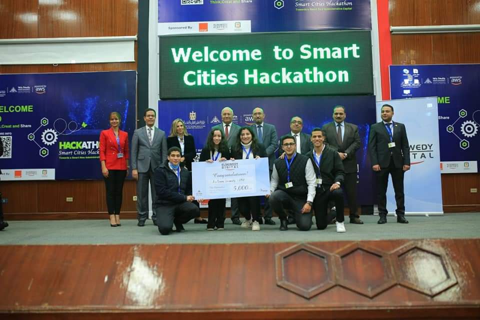 جامعة بنها تُكرم الفرق الفائزة في أول هاكاثون للمدن الذكية 