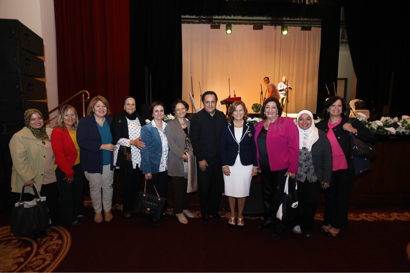 الجامعة البريطانية تستضيف ناير ناجي.. وعميد آداب: ندعم بناء الإنسان بالفن الراقي