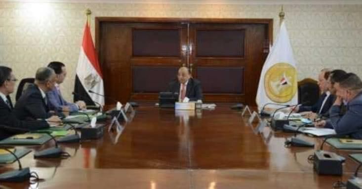 وزير التنمية المحلية يتابع الموقف التنفيذي لتطوير ورفع كفاءة المجازر الحكومية والتخلص من نواتج تطهير المجاري المائية 