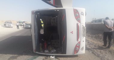 إصابة 49 شخصا فى انقلاب أتوبيس بطريق رأس غارب الغردقة