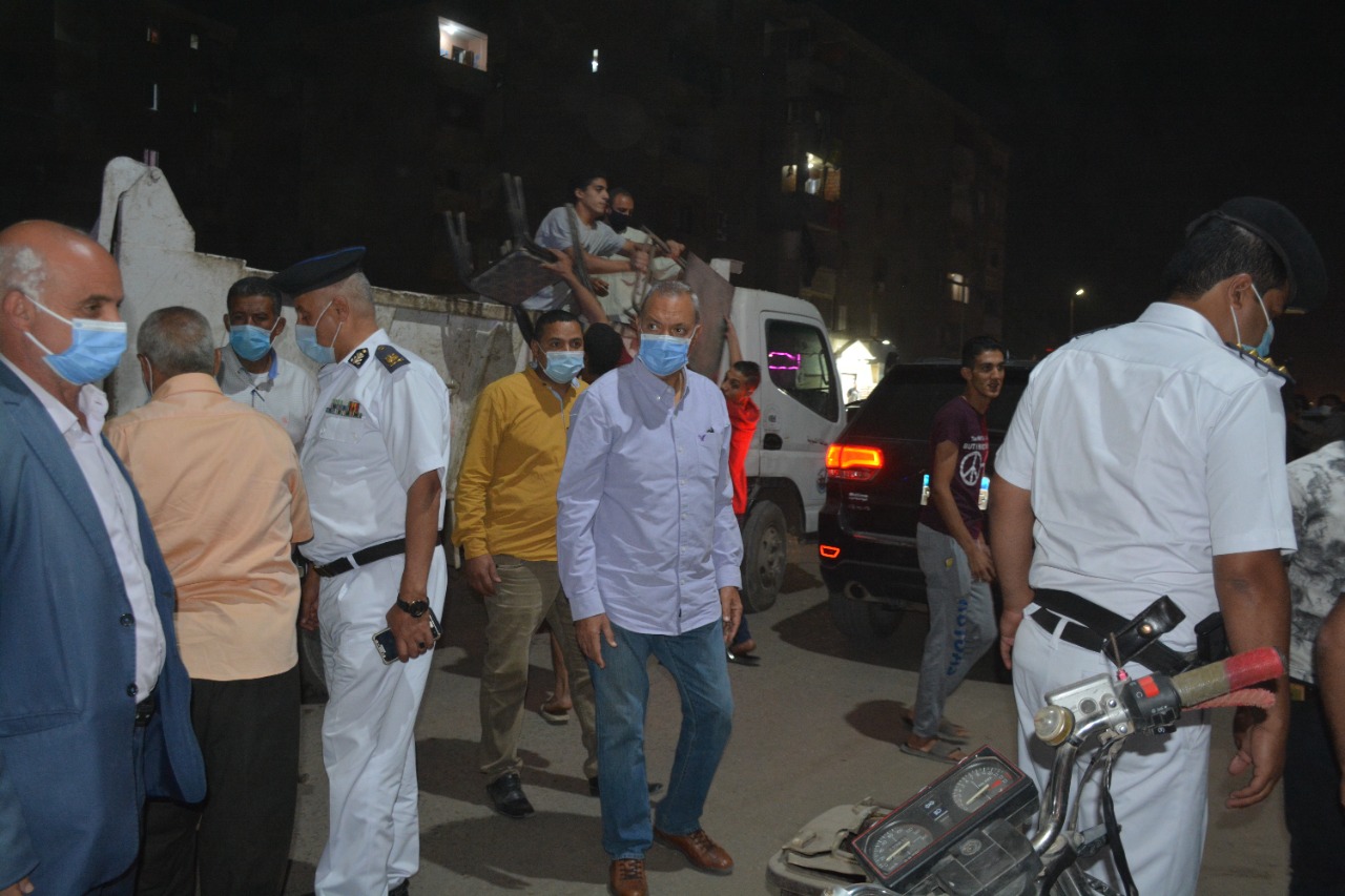 محافظ القليوبيه يقود حملة مكبره لرفع الاشغالات بشوارع حي شرق شبرا الخيمه