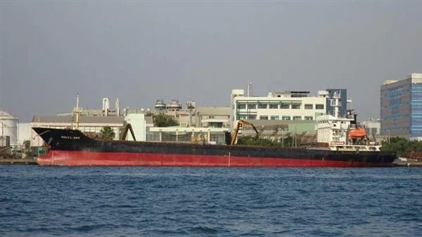 تصدير 5 آلاف طن دقيق وتداول 19 ألف طن بضائع عامة بموانئ البحر الأحمر