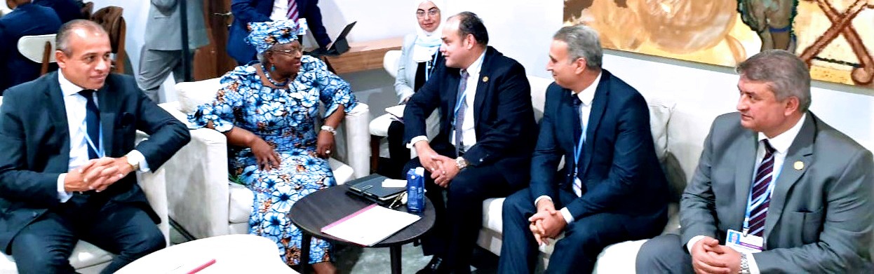 وزير التجارة والصناعة يبحث مع مدير عام منظمة التجارة العالمية تحديات أزمة الأمن الغذائى وسبل تعزيز  النظام التجاري العالمي متعدد الأطراف 