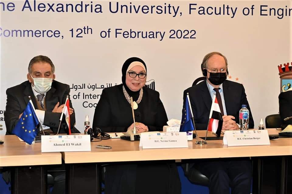 وزير التجارة والصناعة.. تفتتح مؤتمر إطلاق تشغيل وحدة خلايا الطاقة الشمسية الكهروضوئية بسوق الجملة للخضروات والفاكهة بالإسكندرية