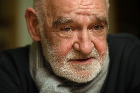 مهرجان القاهرة السينمائي يكرم المخرج المجري بيلا تار في دورته الـ 44