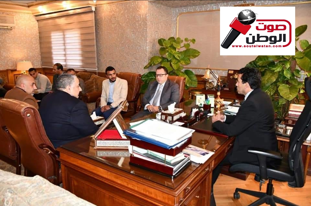 وزير الرياضة يستقبل اللاعب كيشو بطل المصارعة