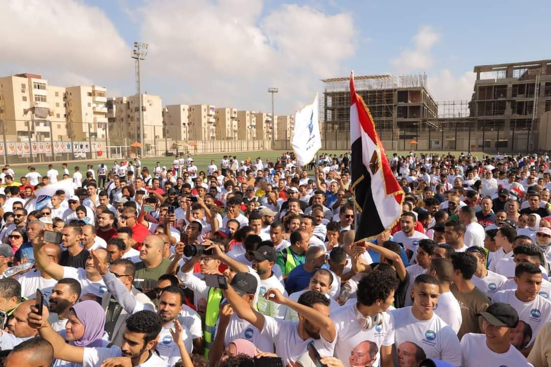 وزير الرياضة يلتقى مجلس أمناء المدينة الشبابية الرياضية ويتفقد ملاعب الأسمرات ويشارك فى ماراثون رياضى