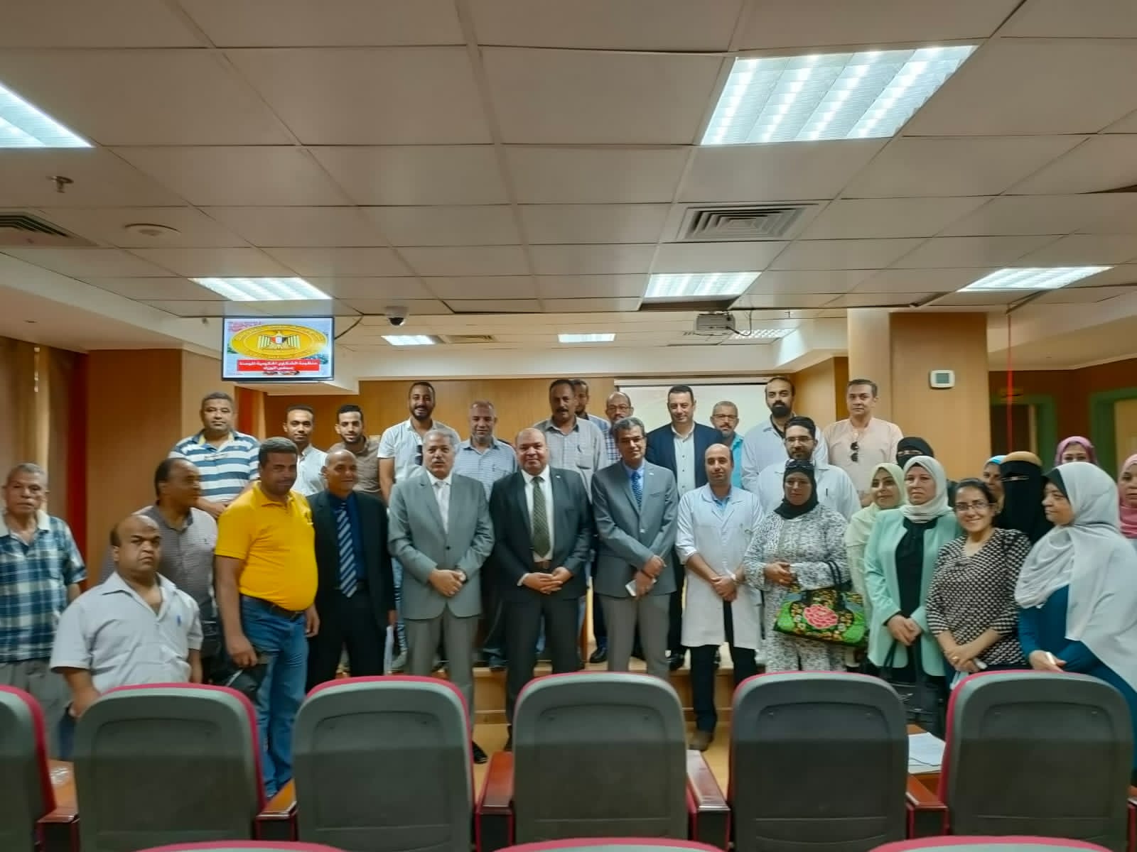 محافظ القليويبة يستقبل مسئولي منظومة بوابة الشكاوى الحكومية التابعة لمجلس الوزراء  لمناقشة منظومة الشكاوى بقطاع الصحة