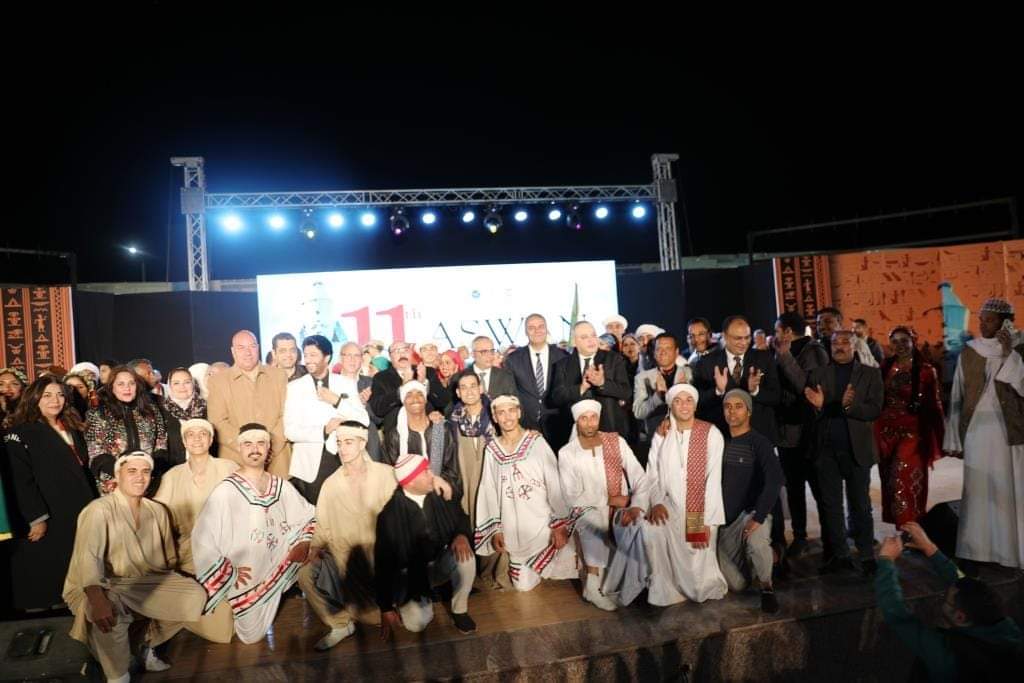 محافظ أسوان يفتتح مهرجان أسوان الدولى الحادى عشر للثقافة والفنون 