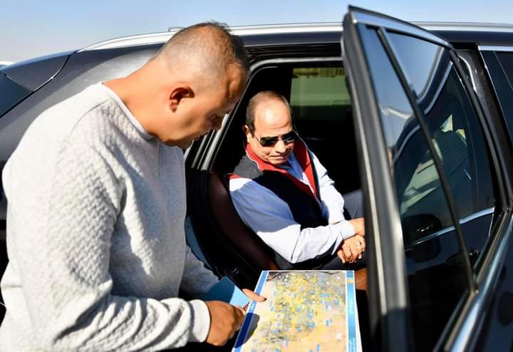 الرئيس يتفقد الأعمال الإنشائية لتطوير عدد من الطرق والمحاور بالقاهرة الكبرى