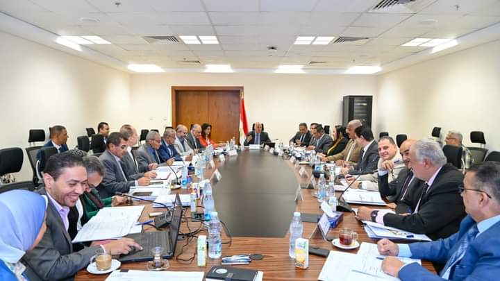 عقد اجتماع اللجنة العليا لتراخيص الشواطئ برئاسة الدكتور هانى سويلم وبحضور اللواء ناصر فوزى، وممثلى الوزارات والمحافظات والجهات المعنية