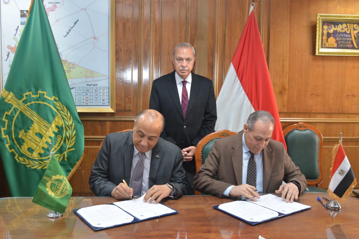 محافظ القليوبية يشهد توقيع بروتوكول تعاون مشترك مع شركة غازتك لإنشاء محطة تموين وقود بالغاز الطبيعي بمدينة بنها