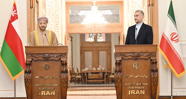 وزير الخارجية العمانى يلتقي نظيره الإيراني في طهران لبحث الوضع في غزة