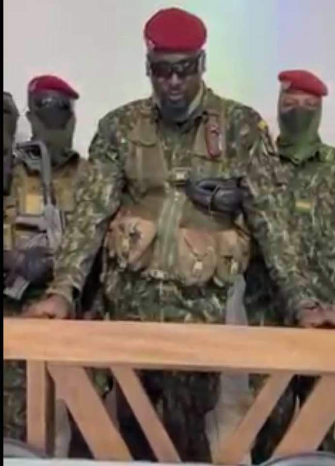 مامادو دومبيا قائد الانقلاب في غينيا