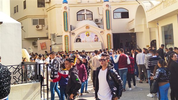 إجراءات أمنية مشددة لتأمين الكنائس في احتفالا  بعيدالميلاد بجميع مدن البحرالاحمر