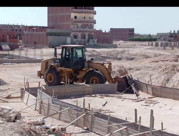 ازالة فورية للتعدى على املاك الدولة بمدينتي القصير وراس غارب . 