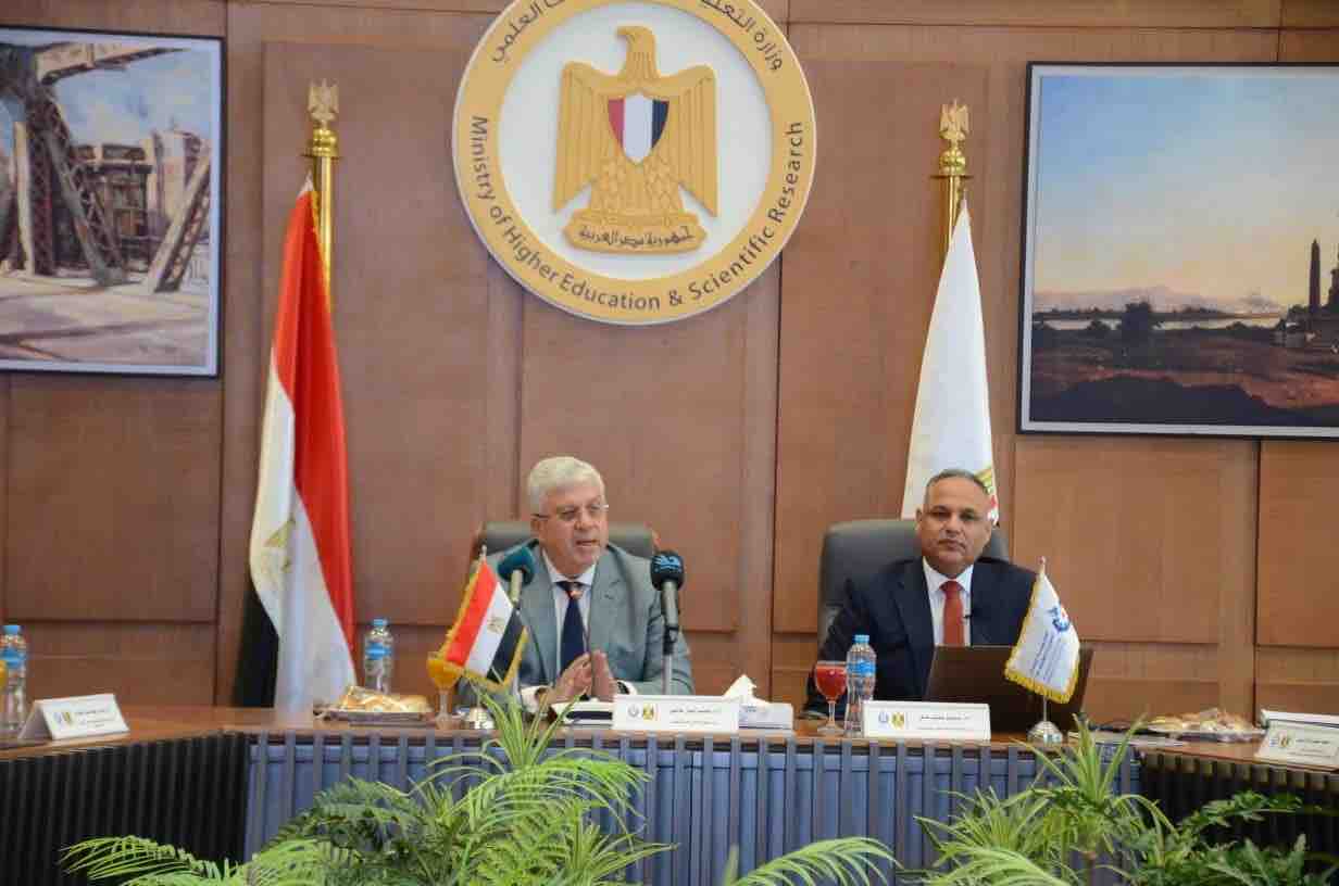 وزير التعليم العالي والبحث العلمي يرأس اجتماع مجلس أكاديمية البحث العلمي والتكنولوجيا بالعاصمة الإدارية الجديدة