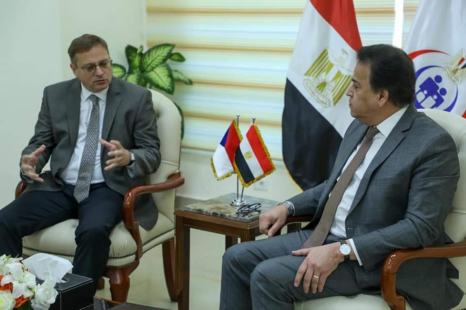 د.عبد الغفار يستقبل سفير دولة التشيك لدى مصر و يبحث سبل التعاون بين البلدين في القطاع الصحي 