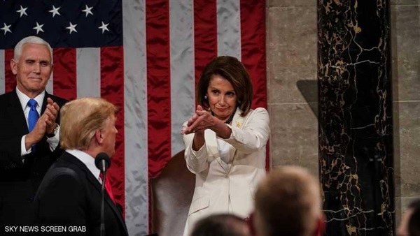 امرأة هزمت ترامب.. سر تصرف نانسي بيلوسي الغريب بليلة خطاب الاتحاد