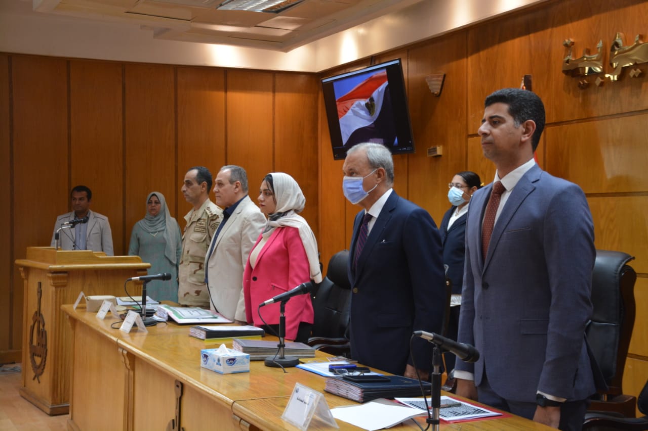 محافظ القليوبية يعقد إجتماع المجلس التنفيذي للمحافظة لمناقشة عدد من الملفات والتوجيهات الهامة والمشروعات الجاري تنفيذها بحضور جميع الأجهزة المختلفة
