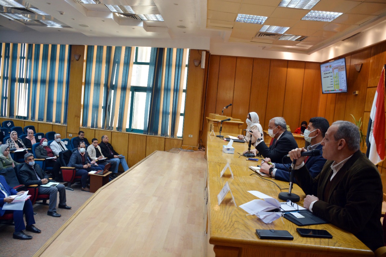 رئيس جامعة بنها يترأس لجنة اختيار عميد كلية التربية