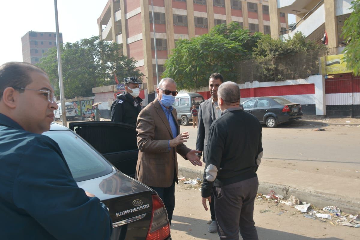 محافظ القليوبيه يتابع اعمال النظافه بمحور الخصوص ومحور شركات البترول