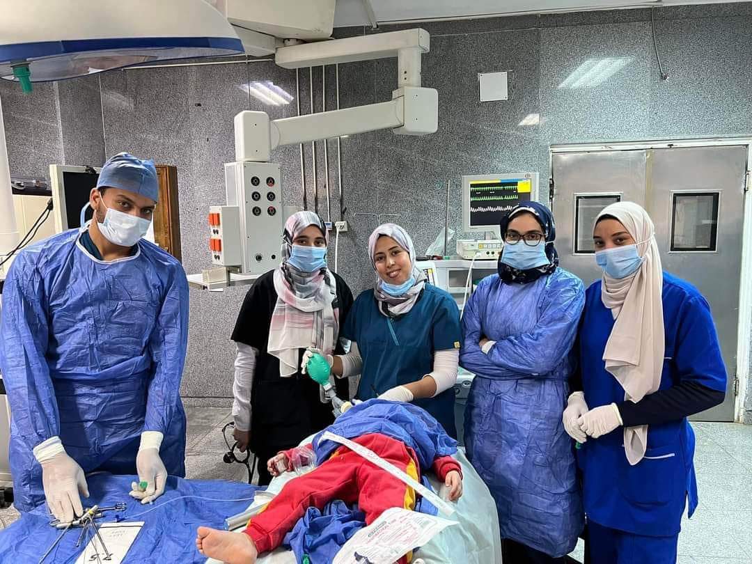 إنقاذ حياة طفل " عامين " ابتلع " بواقي حبة فول سوداني " ببنها الجامعي