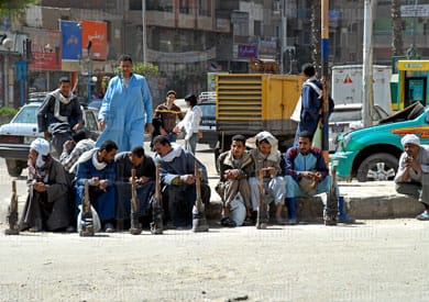 العمالة الأجنبية المخالفة للقانون وأثرها على الاقتصاد المصرى مابين التهرب من سداد الضرائب والتأمينات.. وانتشار البطالة بين العمالة المصرية بالبحرالاحمر