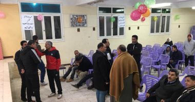 تزيين مركز شباب محمد صلاح استعدادًا لحفل الأفضل أفريقيًا