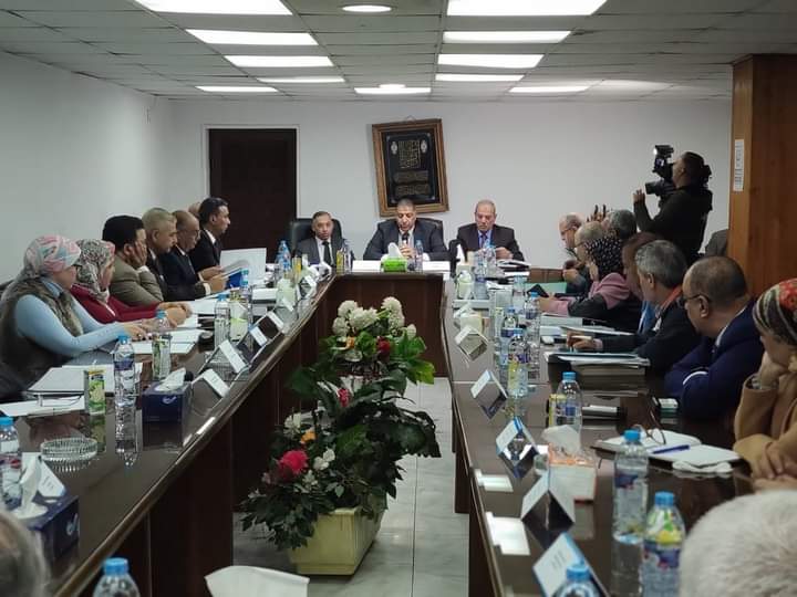 سويلم يتابع إجراءات دمج شركة الري للأشغال العامة وشركة الكراكات المصرية التابعتين للشركة القابضة للرى والصرف