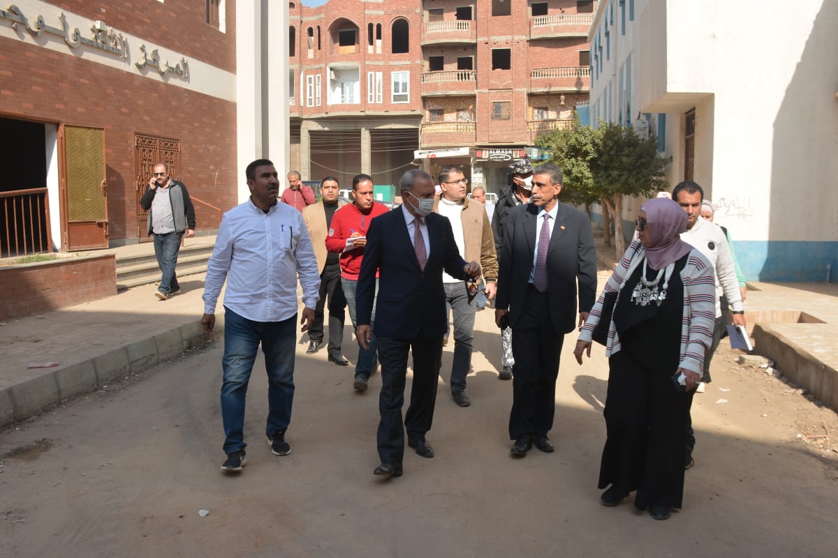 محافظ القليوبية يتفقد عدد من مشروعات حياه كريمة بقري شبين القناطر