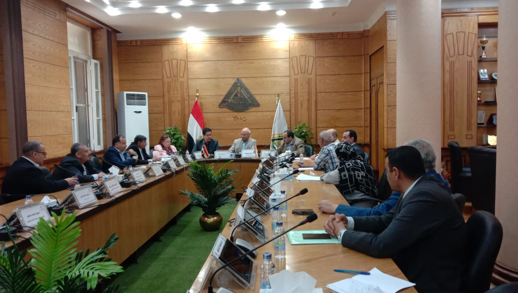 رئيس جامعة بنها : انتهينا من الاستعدادات لامتحانات الفصل الدراسى الثانى مع رفع حالة الطوارئ ومتابعة الإجراءات الاحترازية وتوفير سبل الراحة للطلاب داخل اللجان